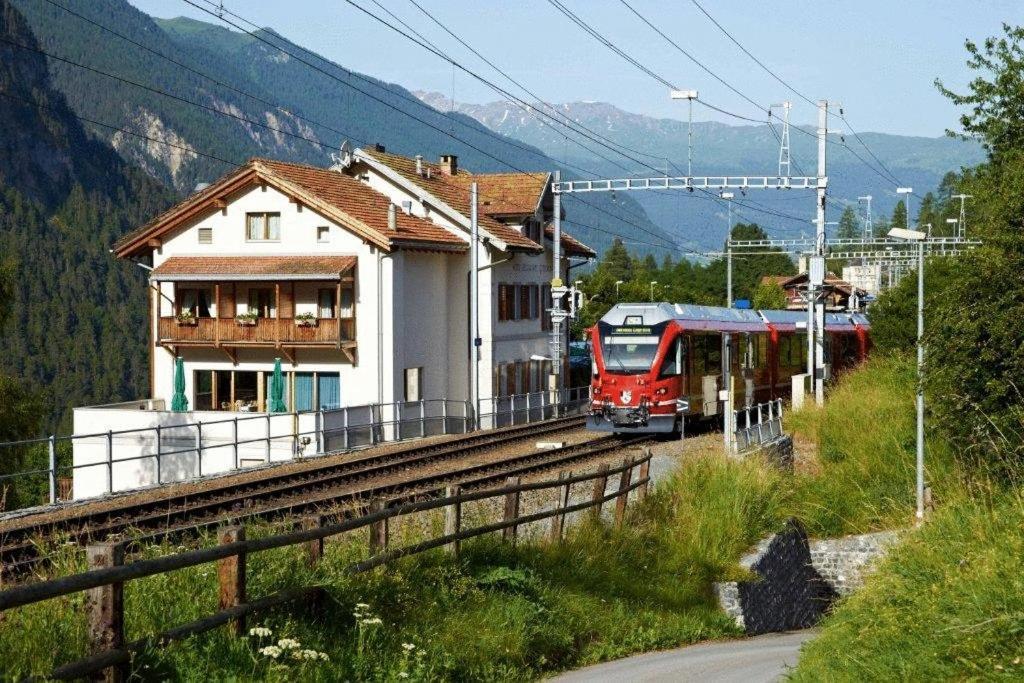 Hotel Grischuna Filisur Bagian luar foto